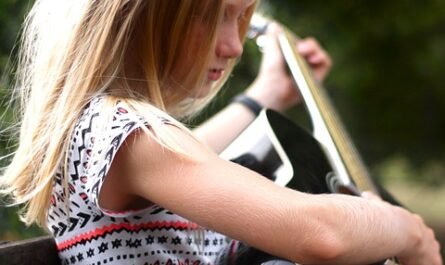 costo de la educación musical, exponer a los niños a diferentes géneros musicales, cual es el instrumento mas facil de tocar
